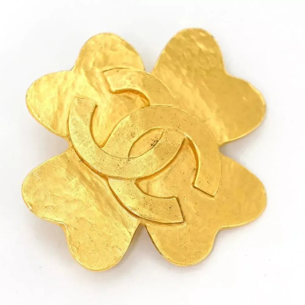 CHANEL CC Logo Clover Brooch Gold Tone Pin 95P Auth #24346 - Picture 11 of 12